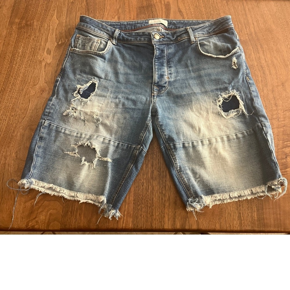 Zara Man ZMDC Distressed Denim Shorts Blue Frayed Hem Ripped Mens 34 Button Fly